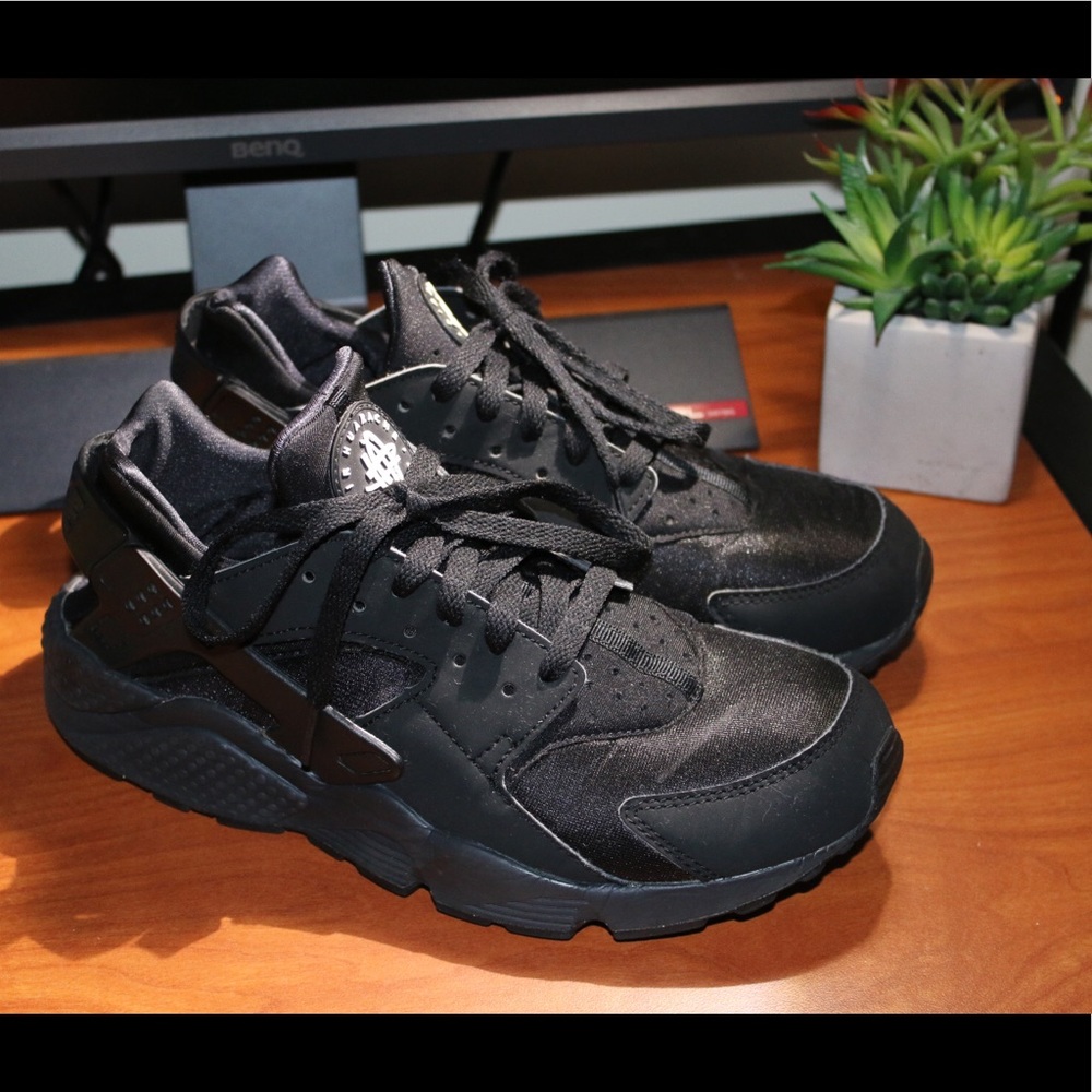 Nike Huarache Triple Black Men’s Size 8.5